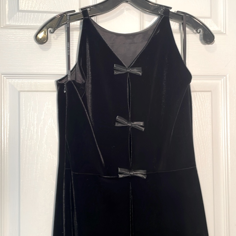 Laundry by Shelli Segal  floor length dress.